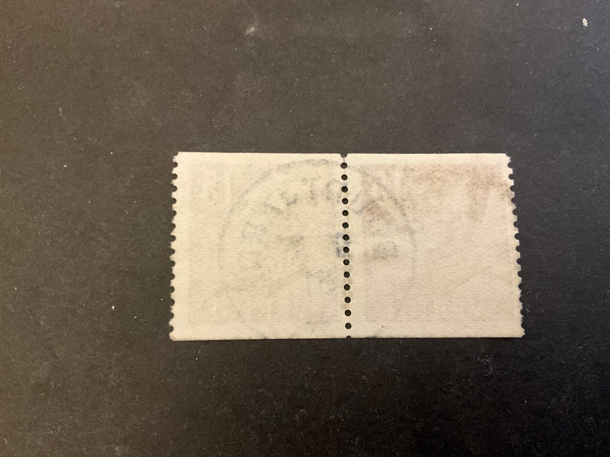 Gustaf V profil höger facit 275 i 2+2-sidigt par lyxstämplat BJURTJÄRN