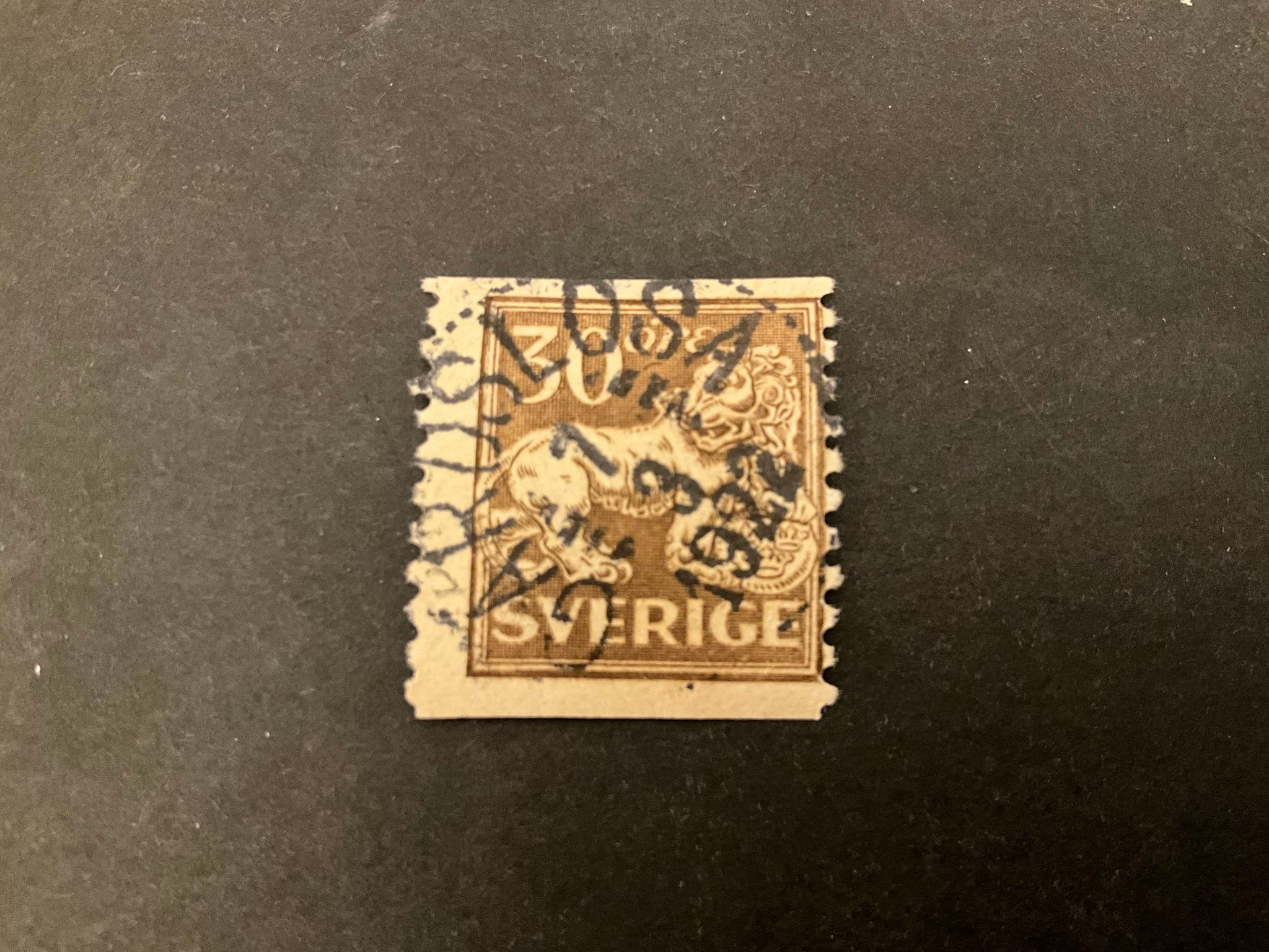 Stående lejon facit nr 148 praktstämplat GÄRDSLÖSA