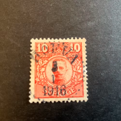 Gustaf V i medaljong facit 82 praktstämplat HOFVA