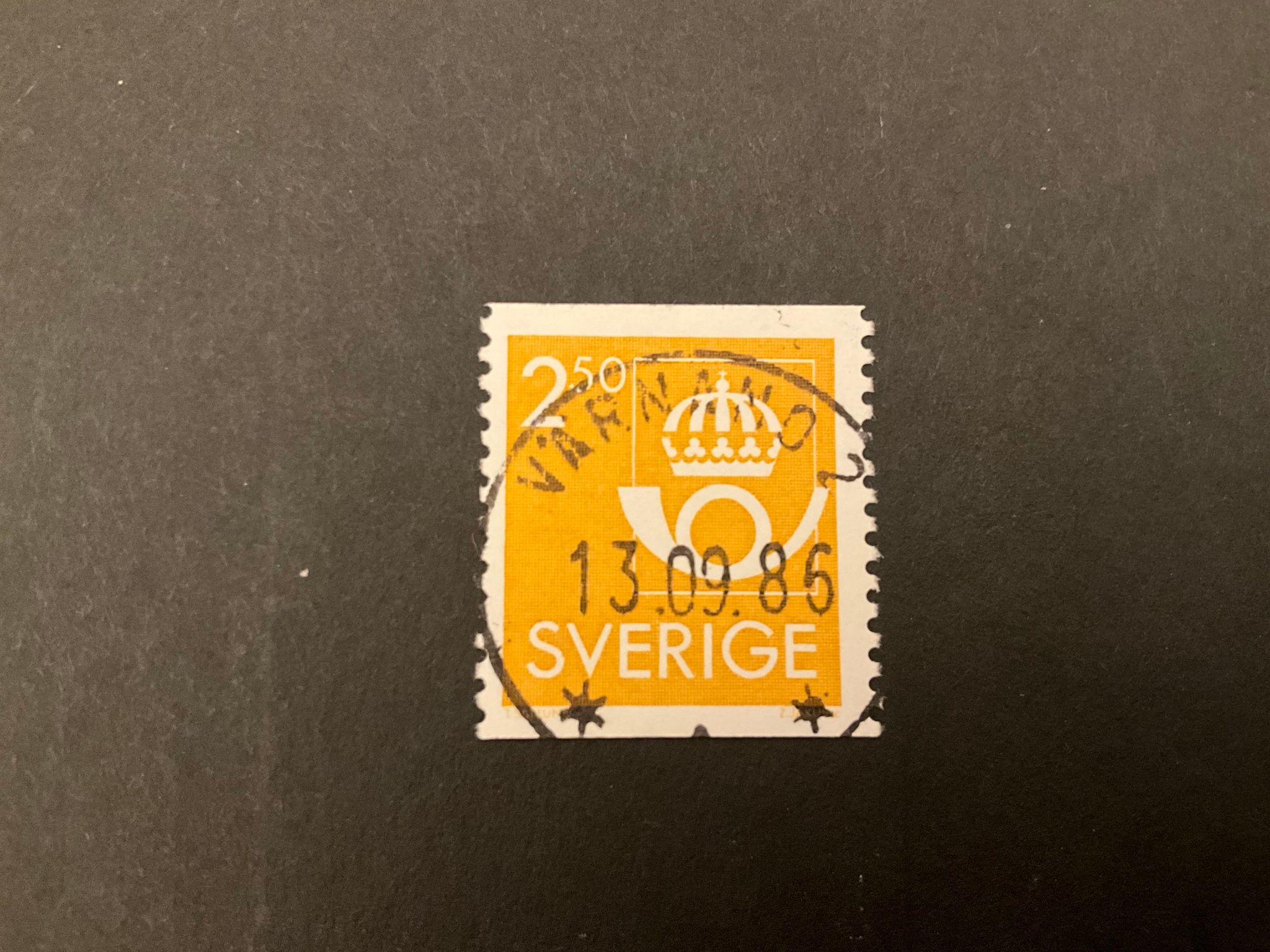 Postens emblem facit 1334 praktstämplat VÄRNAMO 2