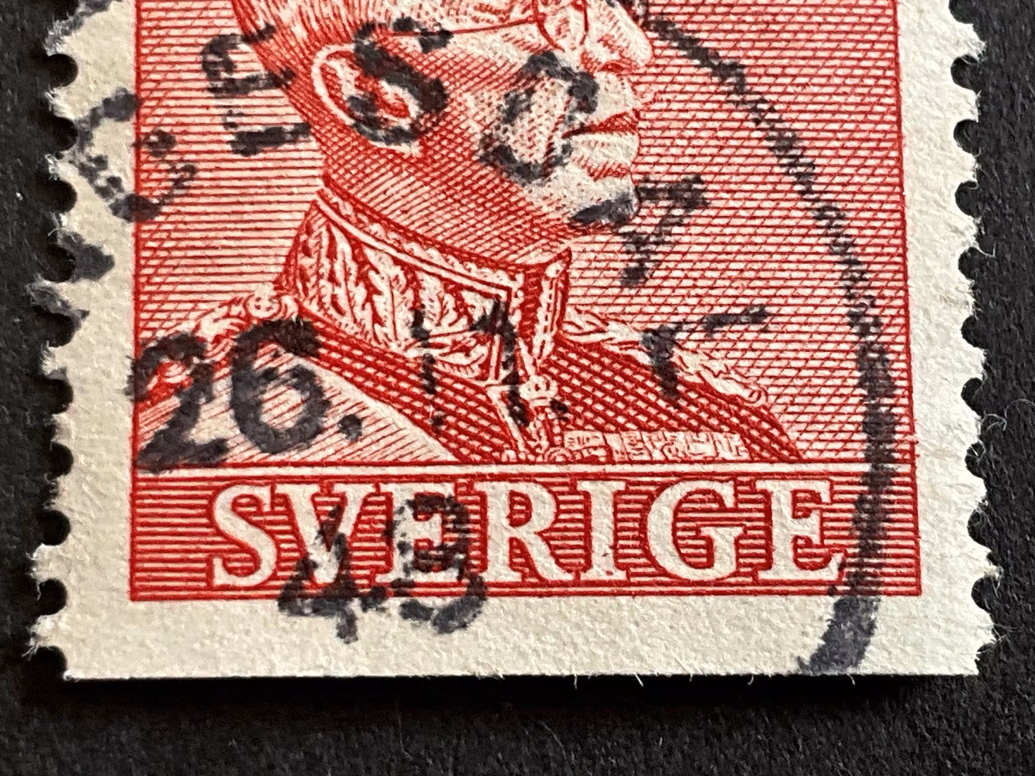 Gustaf V profil höger facit 276 A med prickar i I:et i Sverige