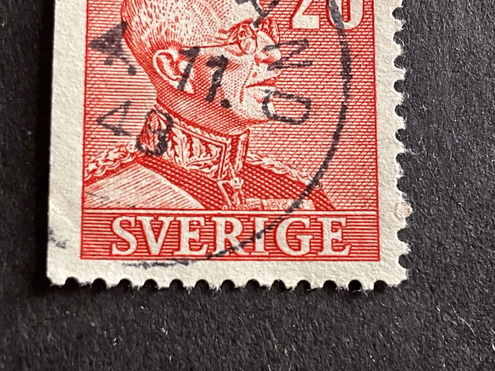 Gustaf V profil höger facit 276 B1 med streck i I:et i Sverige