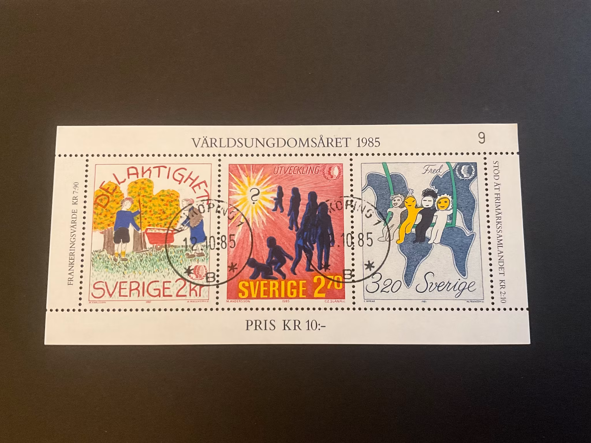 Världsungdomsåret facit nr 1366-1368 lyxstämplat block  LINKÖPING 1