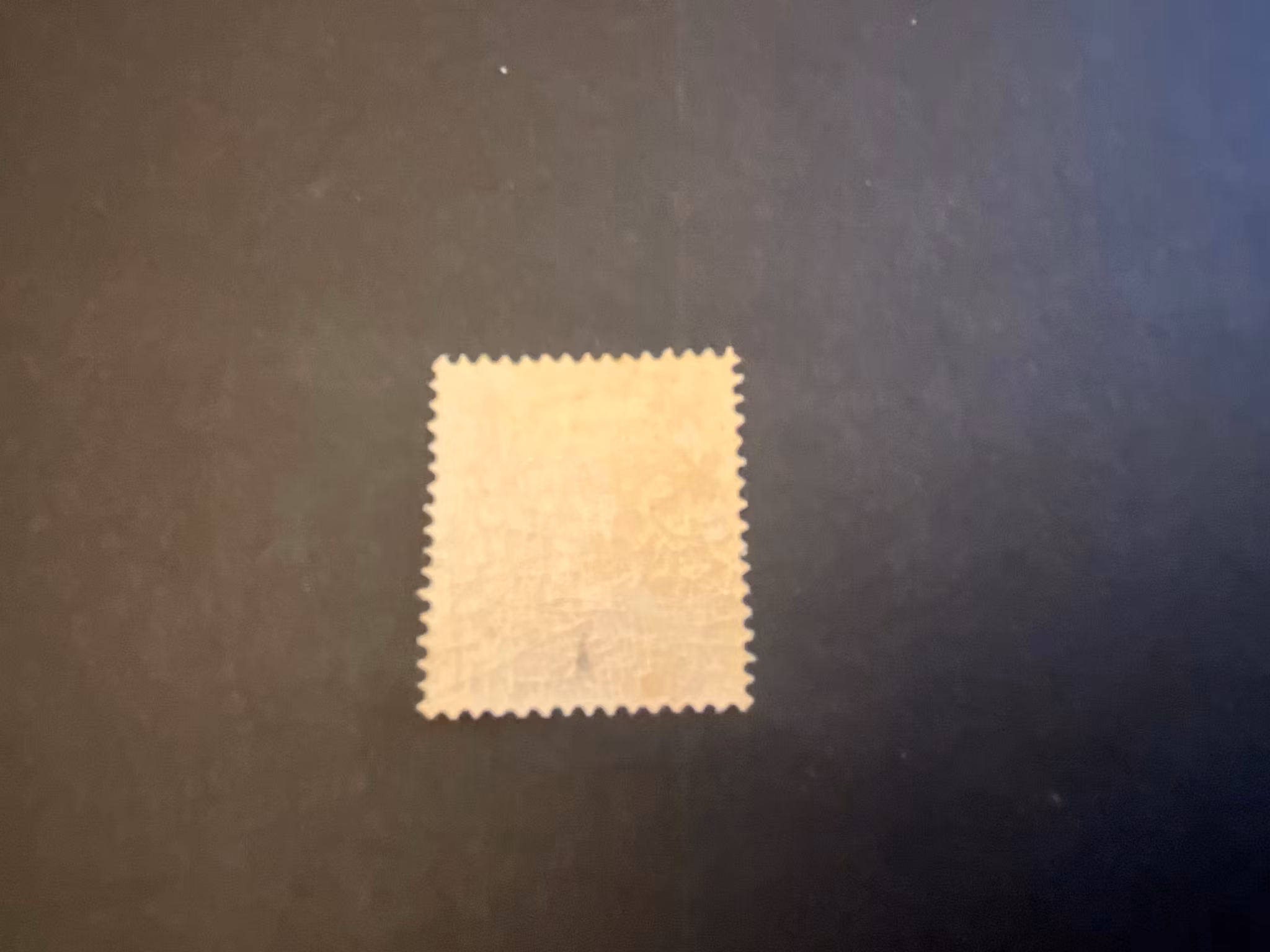 Lösen facit L5 ostämplat  med vit inbuktning i ring och brott i ytterram