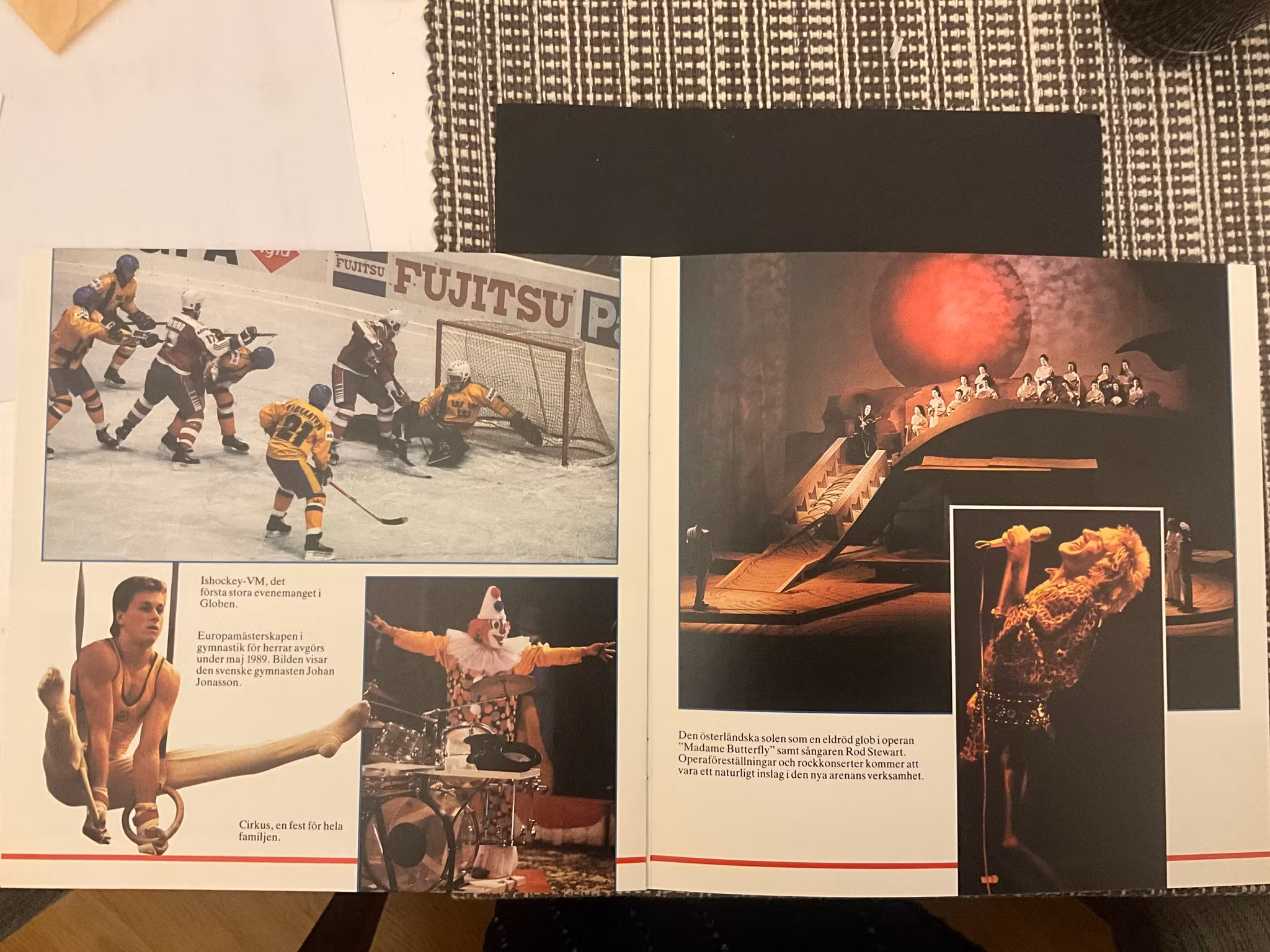 Folder Globen på frimärken med ett postfriskt häfte och stämplat block