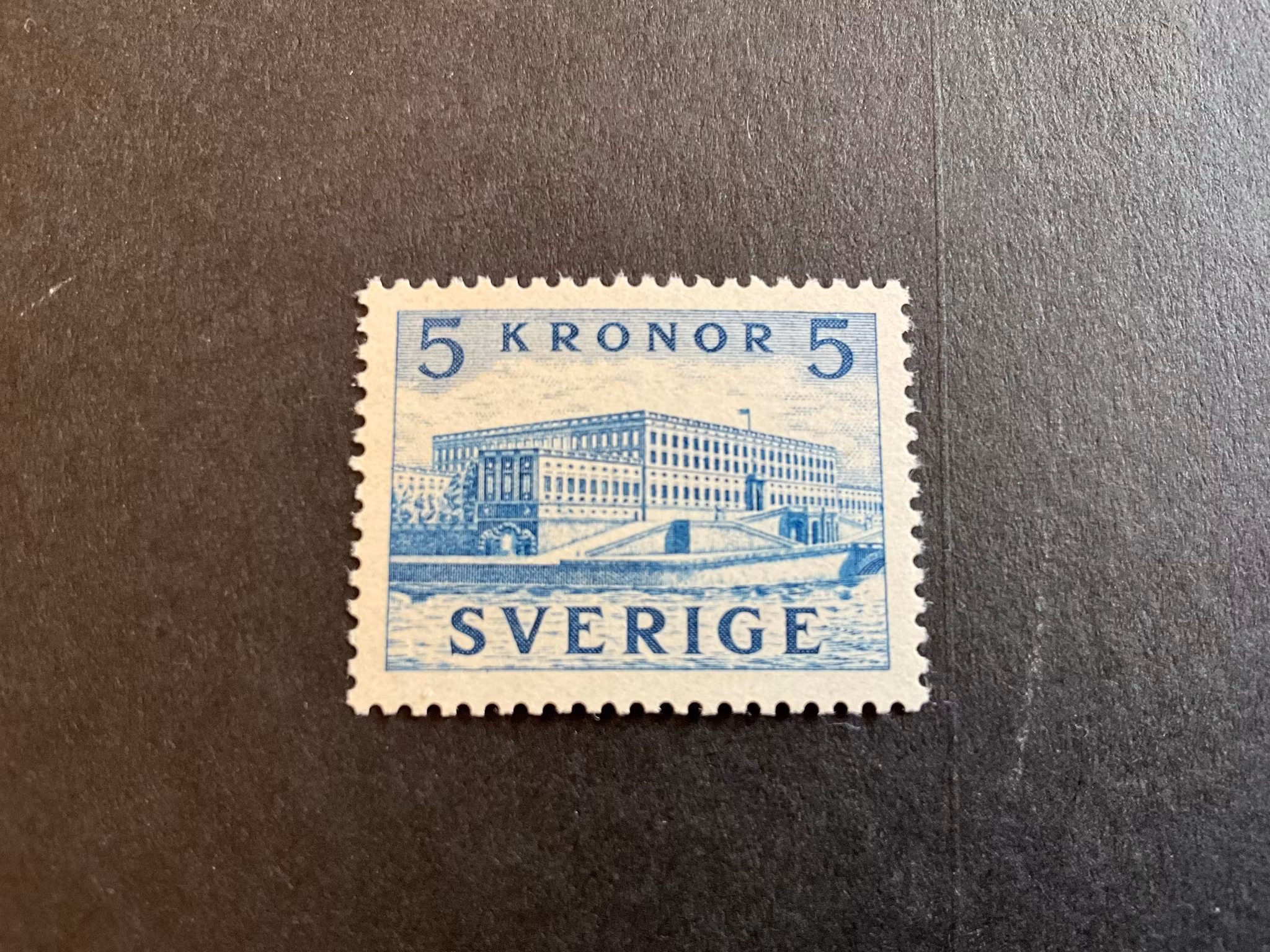 Stockholm slott facit 332 C postfriskt märke