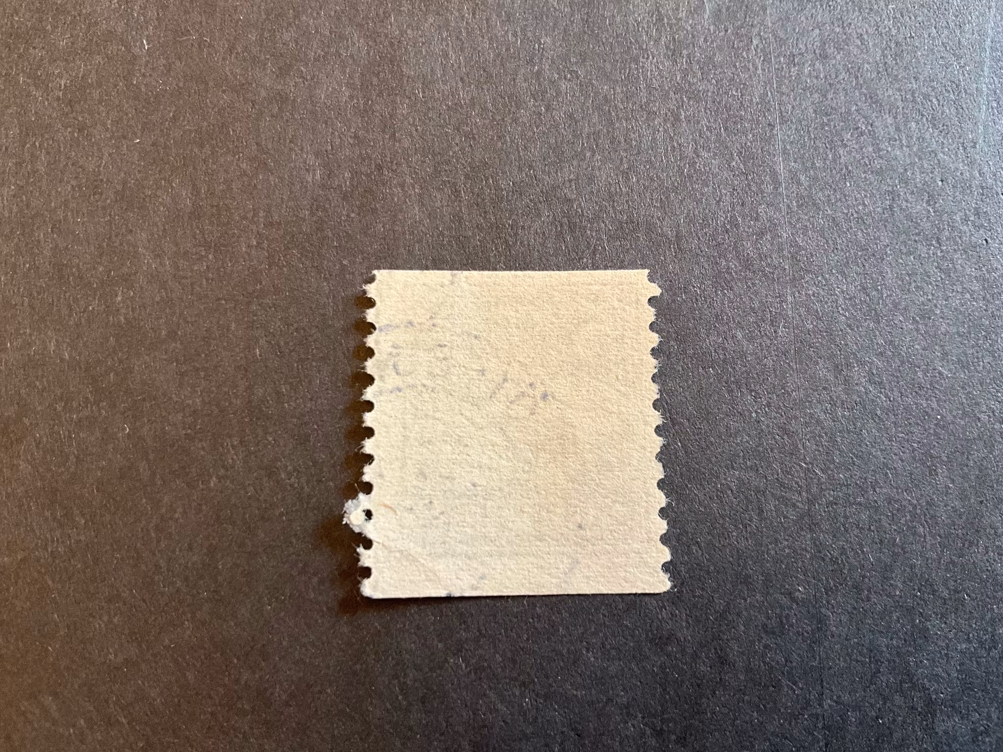 Stående lejon facit 143 A med lödskarvslinje