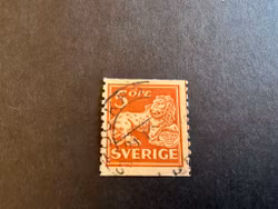 Stående lejon facit 142 A stämplat med lödskarvslinje