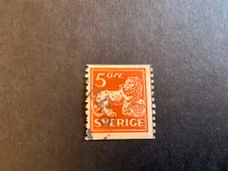 Stående lejon facit 142 A cx stämplat med lödksravslinje