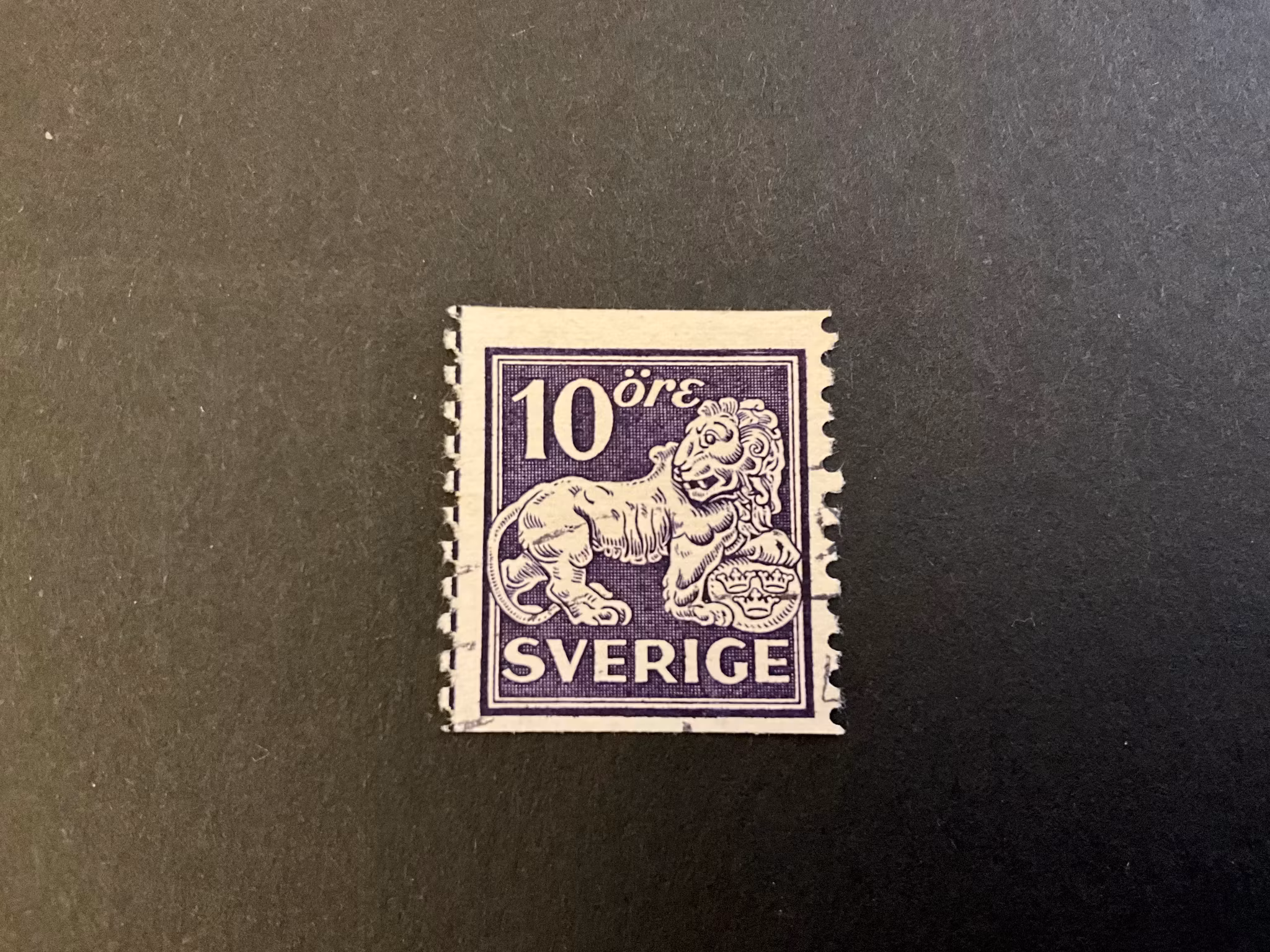 Stående lejon facit 146 A med lödskarvslinje