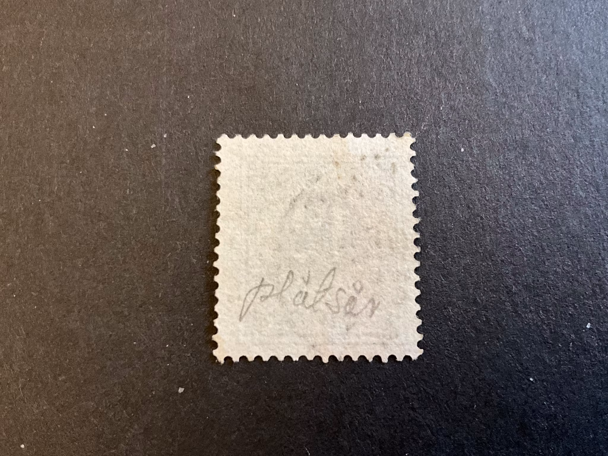 Ringtyp T 13 facit 32 stämplat med plåtsår