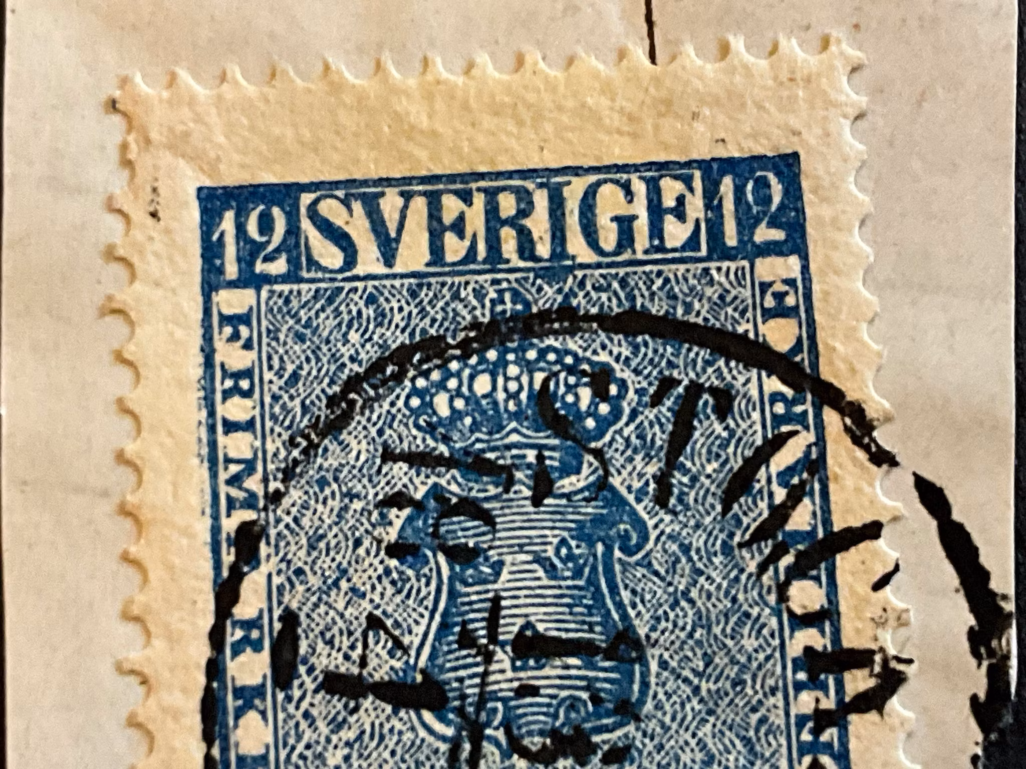 Vapentyp facit nr 9 med färglinje i marginalen+retusch höger sida+höger 12 ser konstig ut