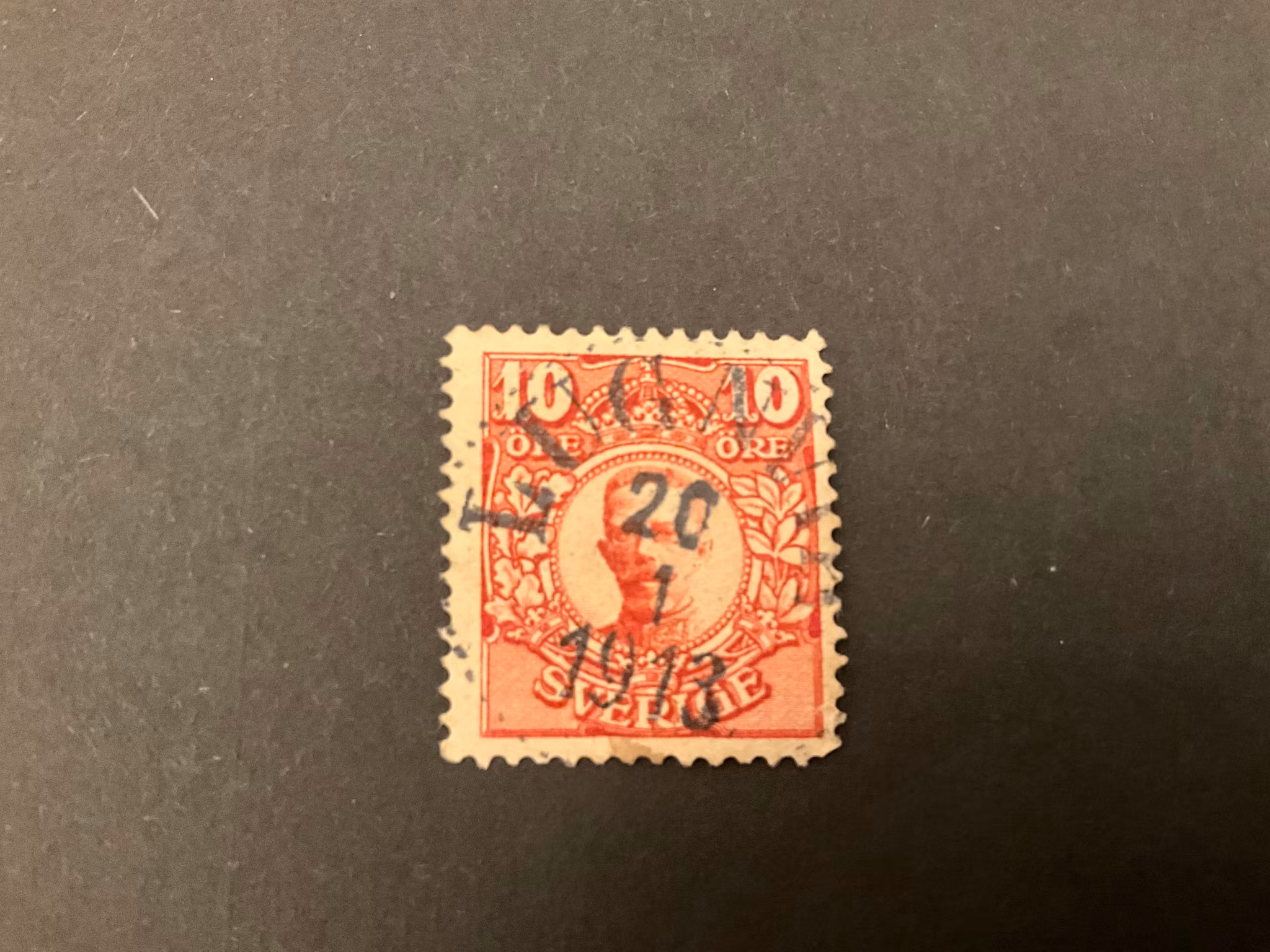 Gustaf V i medaljong facit 82 praktstämplat LUGNVIK