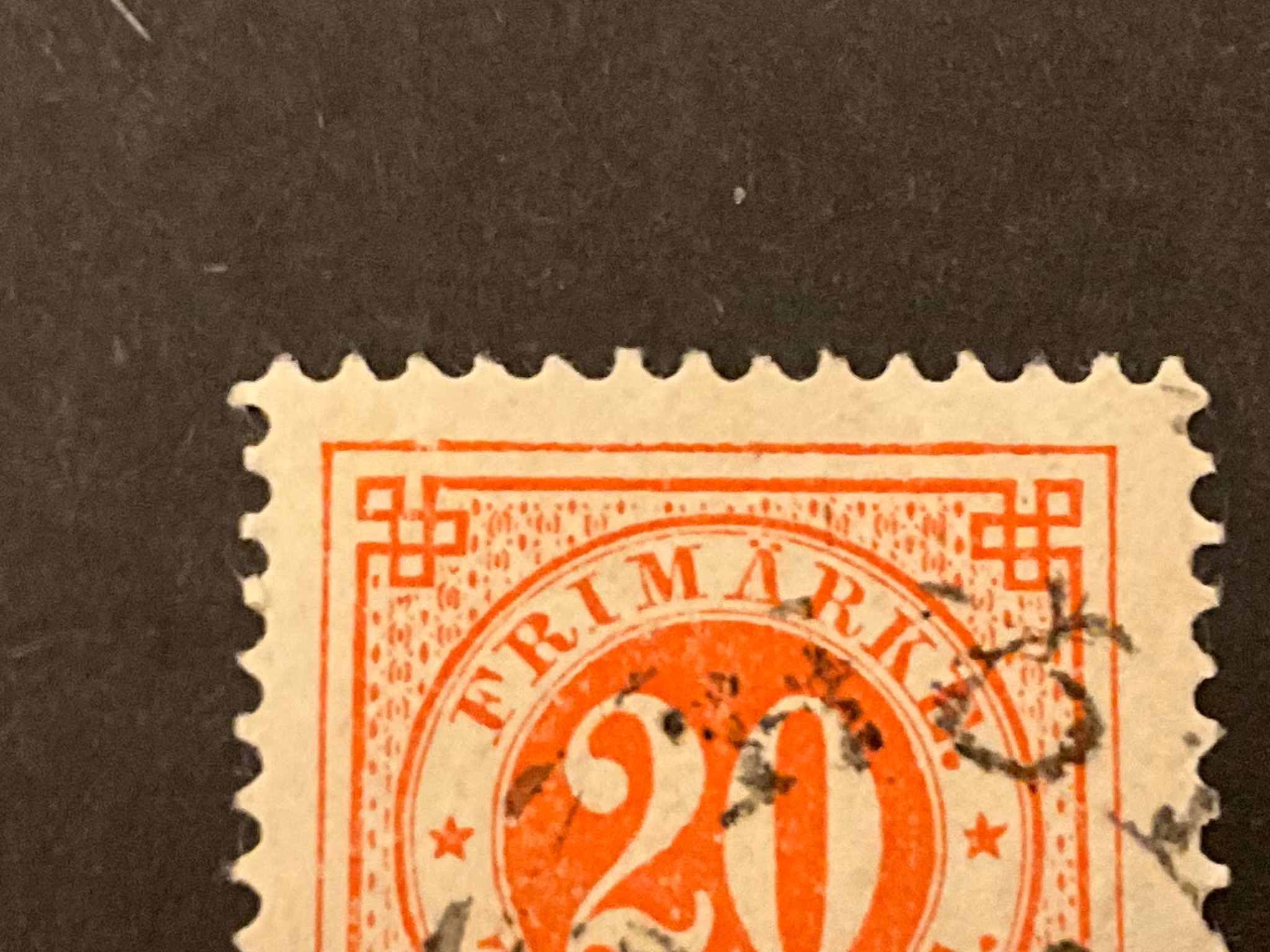 Ringtyp facit 33 med bruten översta ytterram