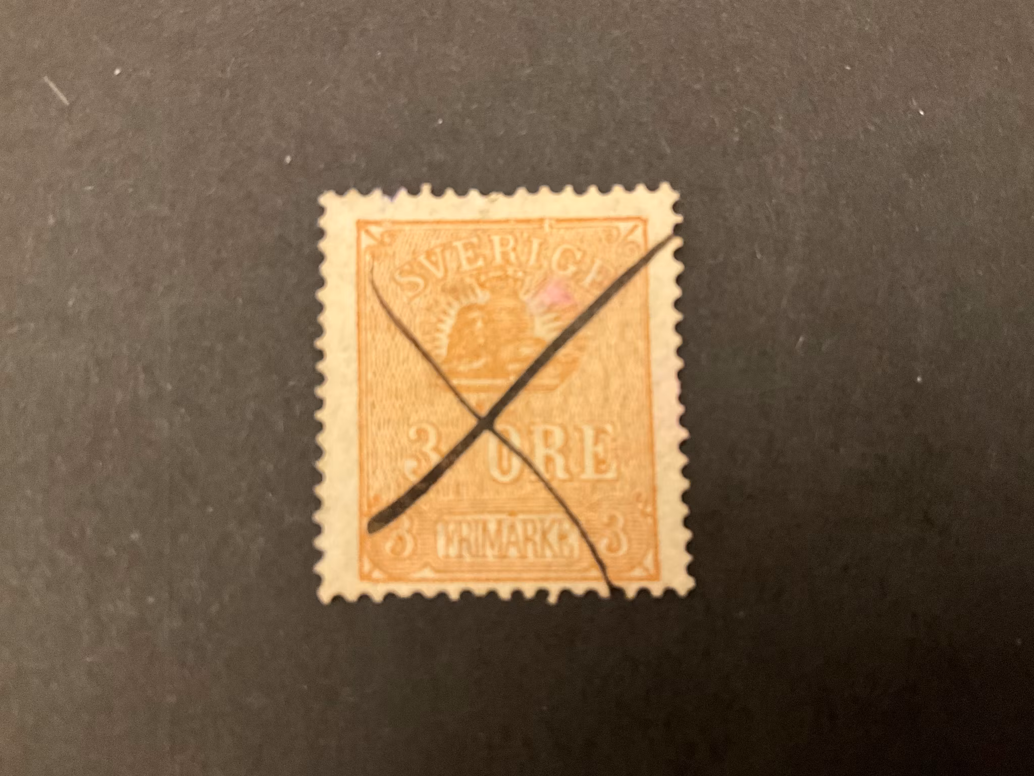 Liggande lejon facit 14 B bläckmakulerat märke