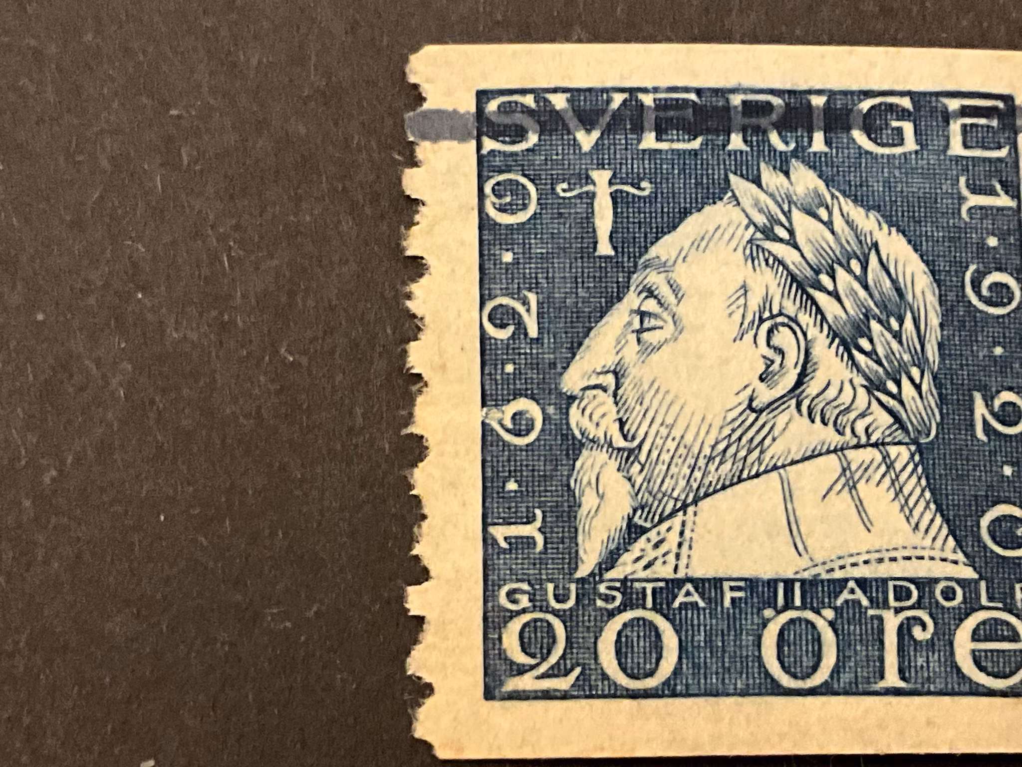 Gustaf II Adolf facit nr 152 A stämplat med plåtsår ovanför 6:an