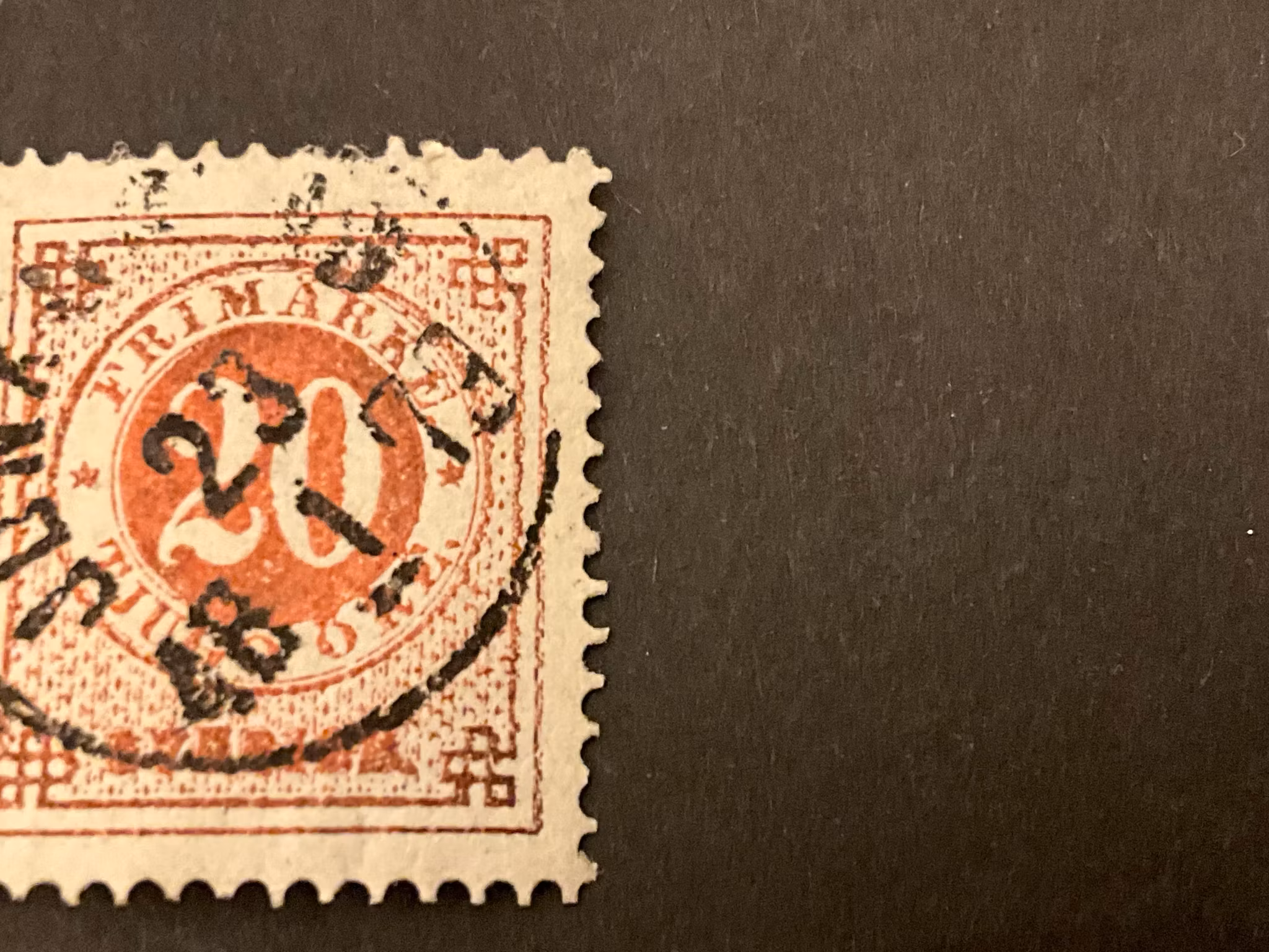 Ringtyp T 13 facit 33 med vågig ytterram höger sida