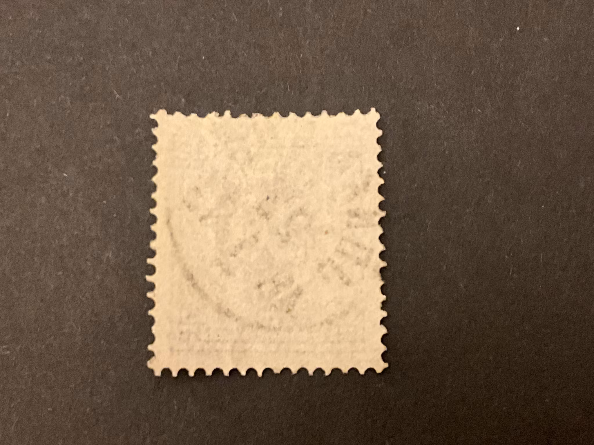 Ringtyp T 13 facit 33 med vågig ytterram höger sida