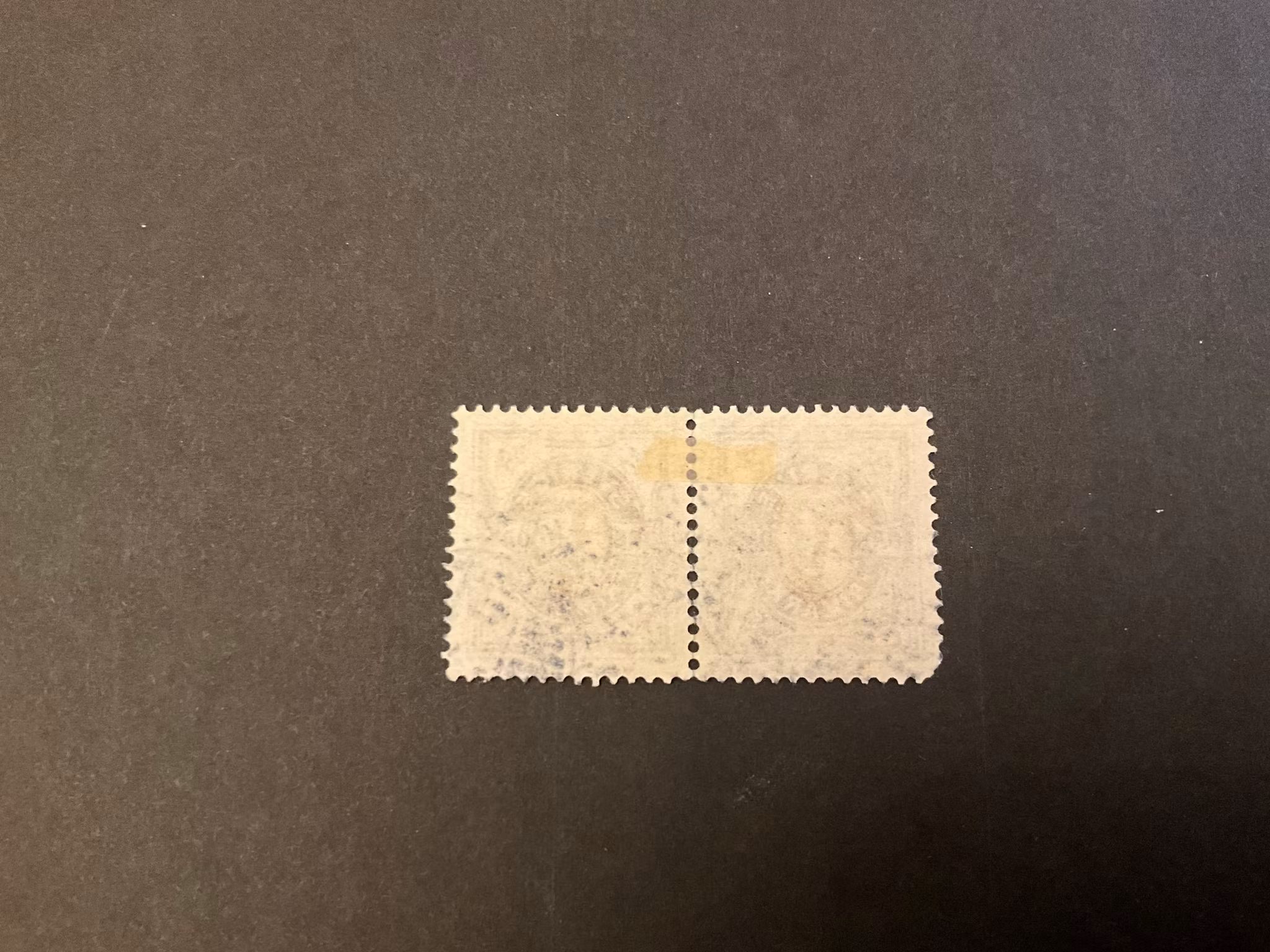 Tvåfärgad siffertyp stämplat par facit 63 med omvänd vattenmärke krona