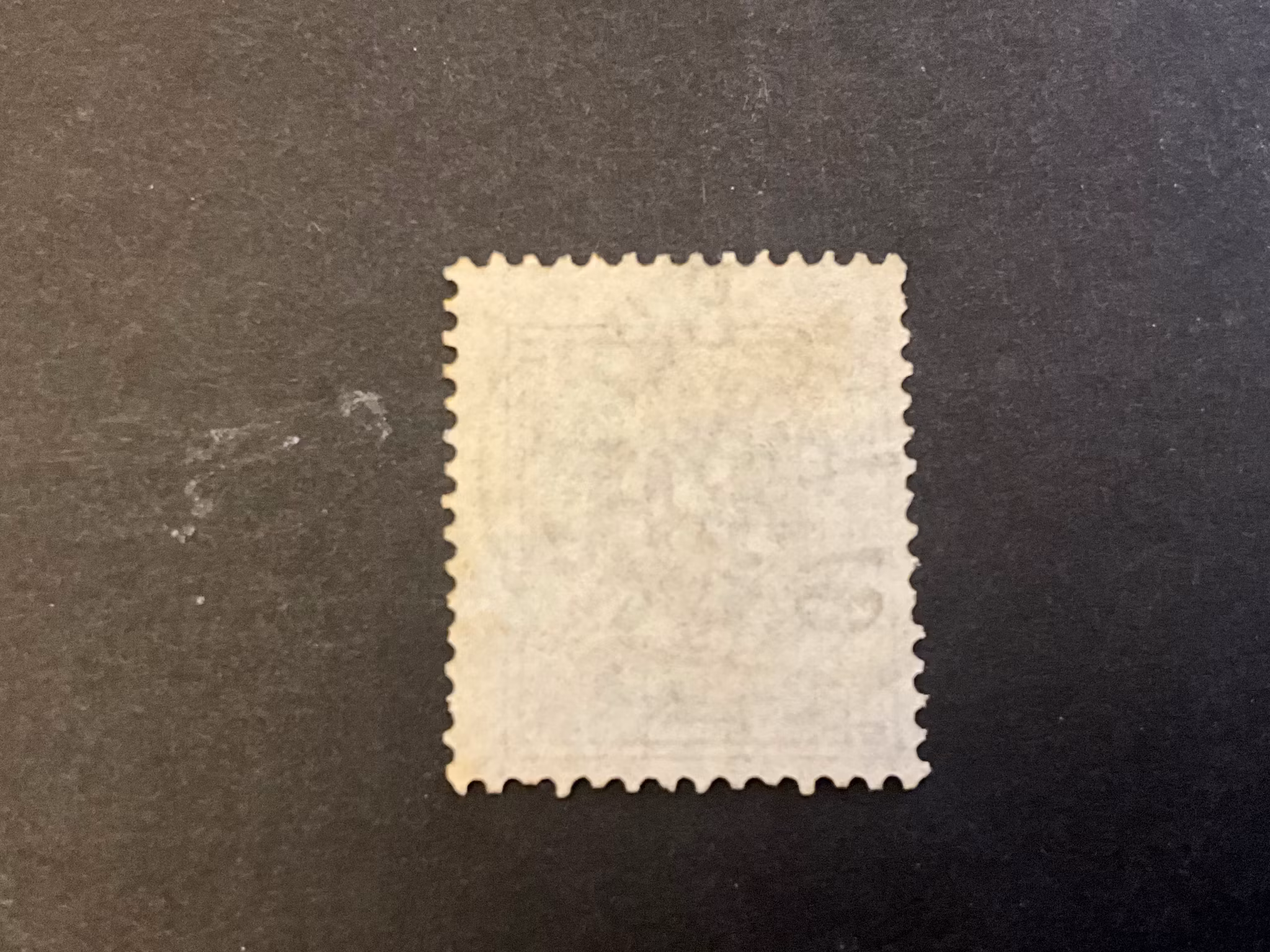 Ringtyp T 13 facit 35 med vita avfällningar i ring