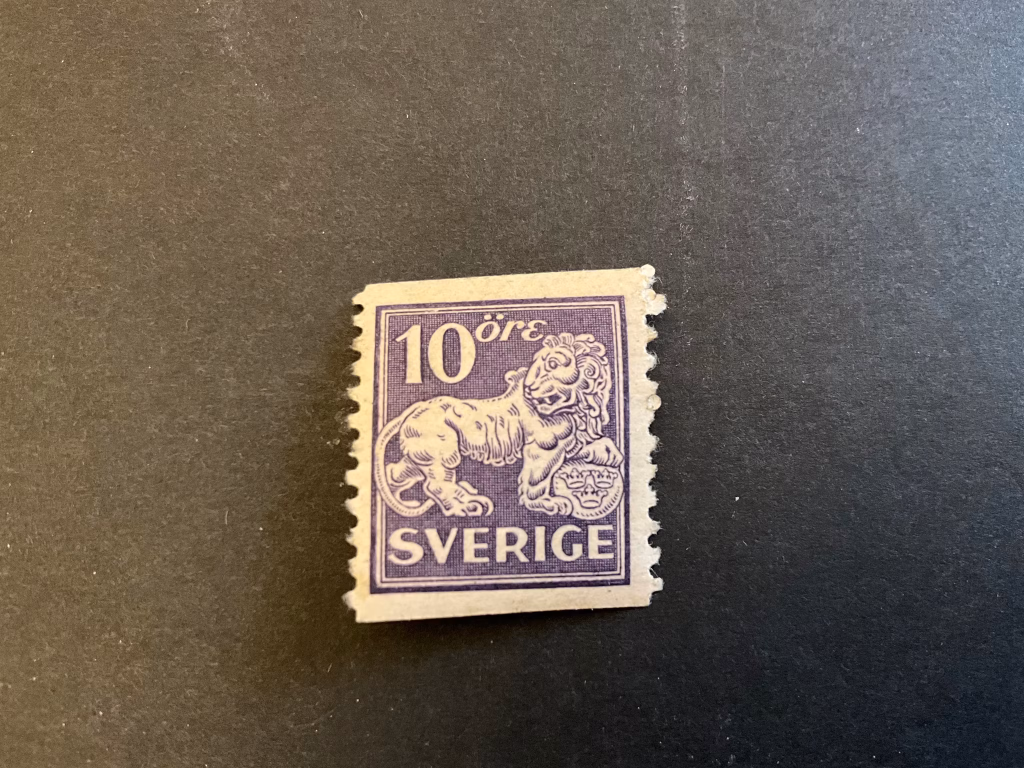 Stående lejon facit 145 A postfriskt märke