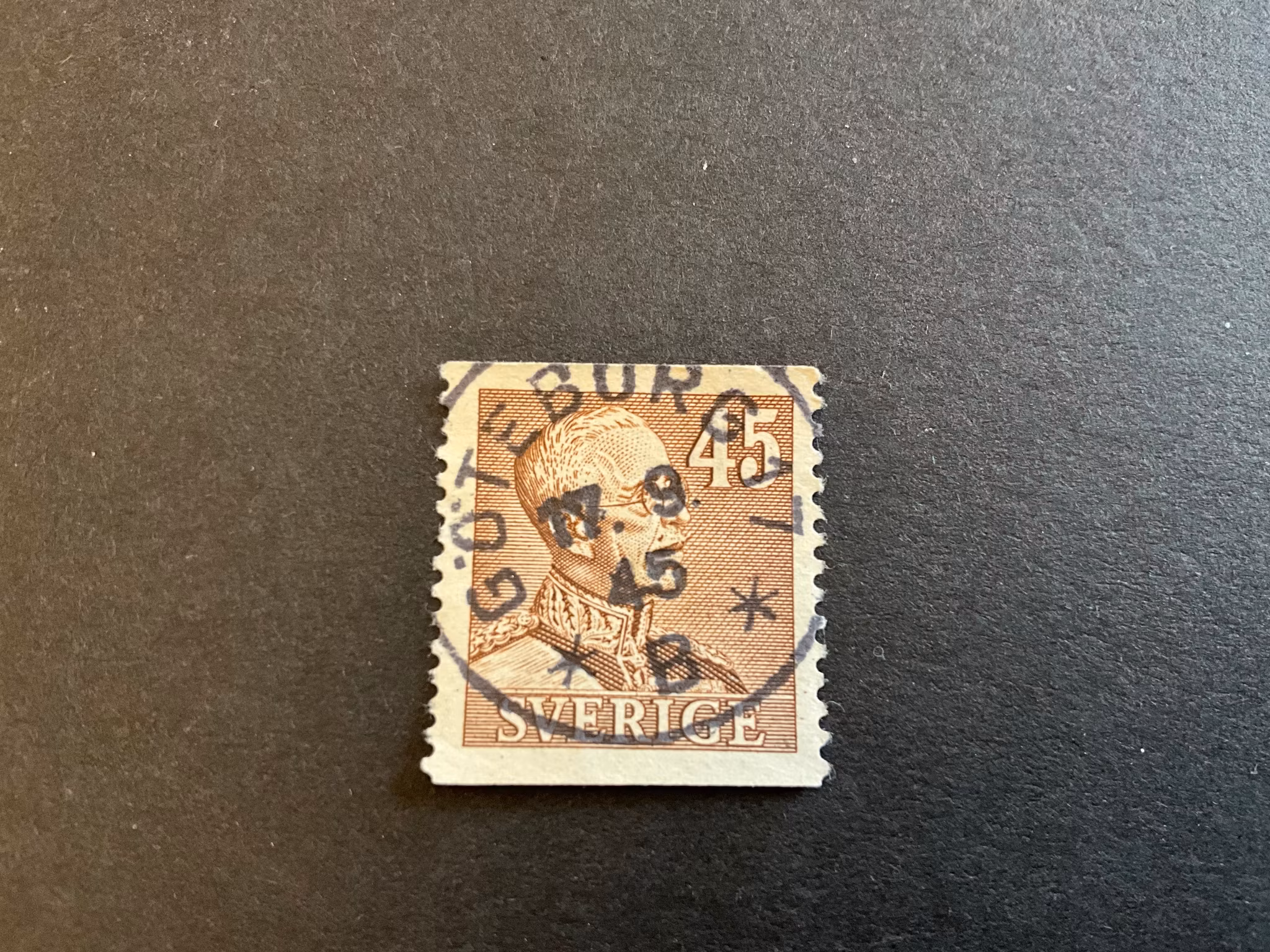 Gustaf V profil höger facit 282 praktstämplat GÖTEBORG 17