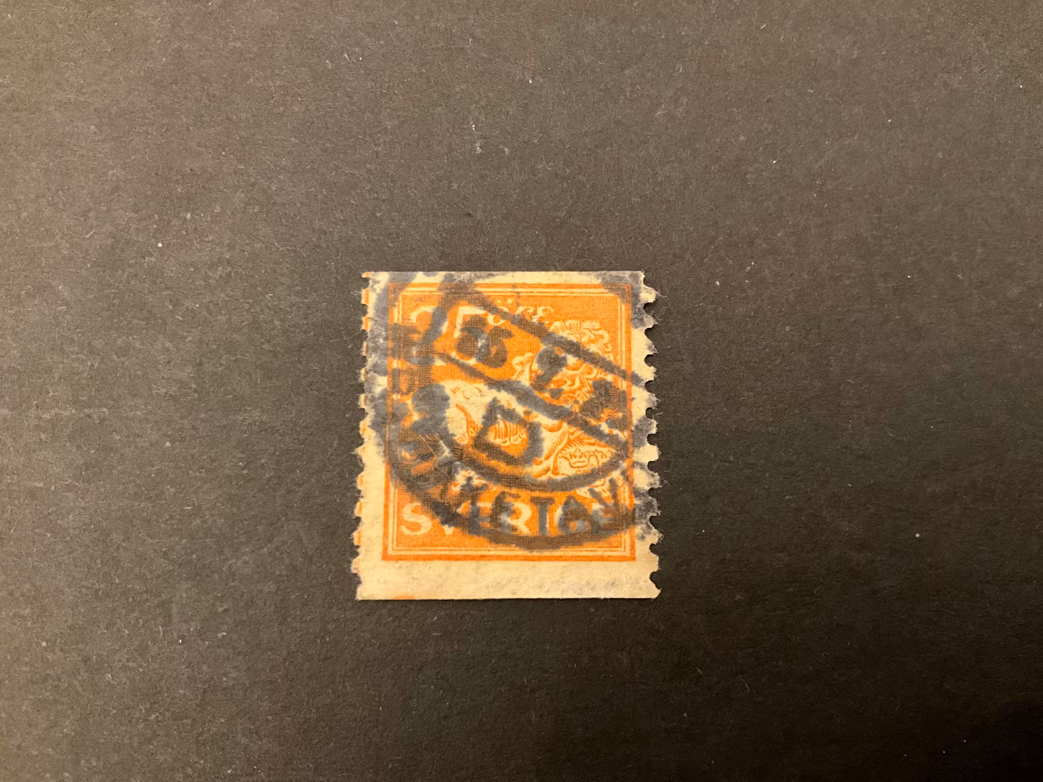 Stående lejon facit 147 stämplat med lödskarvslinje