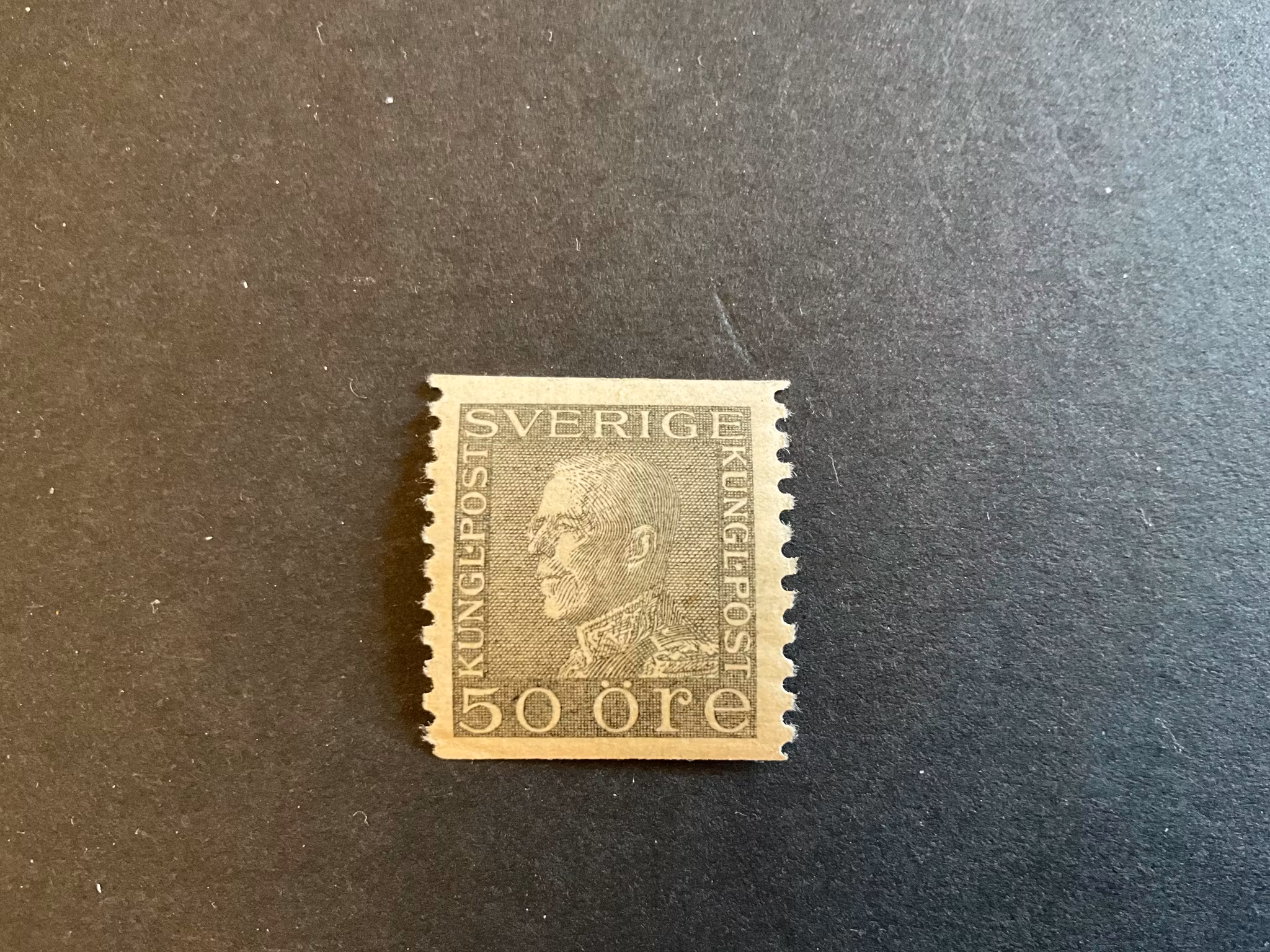 Gustaf V facit 192 postfriskt märke, prissatt enligt billigaste nyans