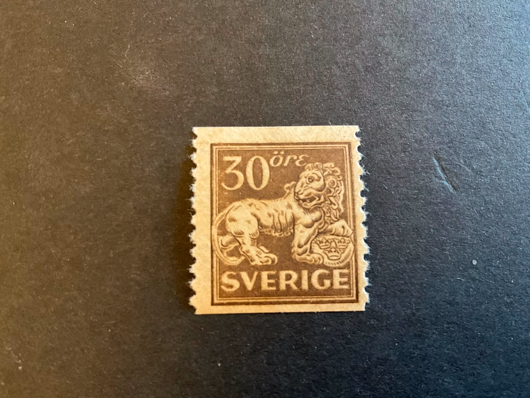 Stående lejon facit 148 A cx postfriskt märke