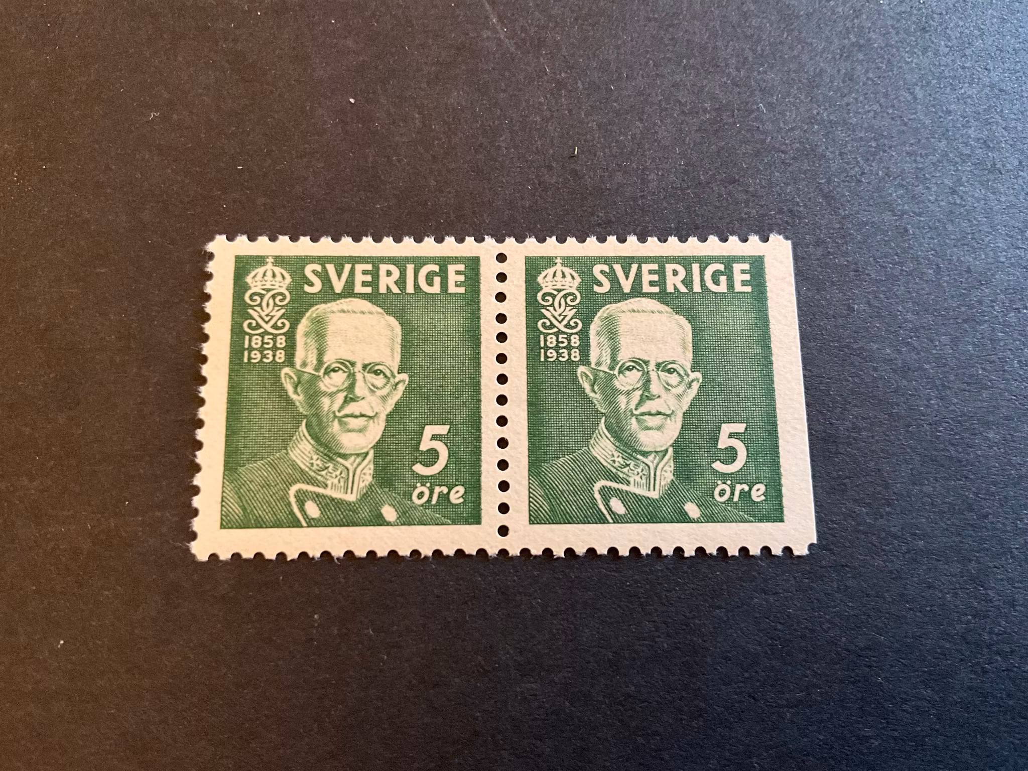 Gustaf V 80 år facit 266 CB postfriskt par