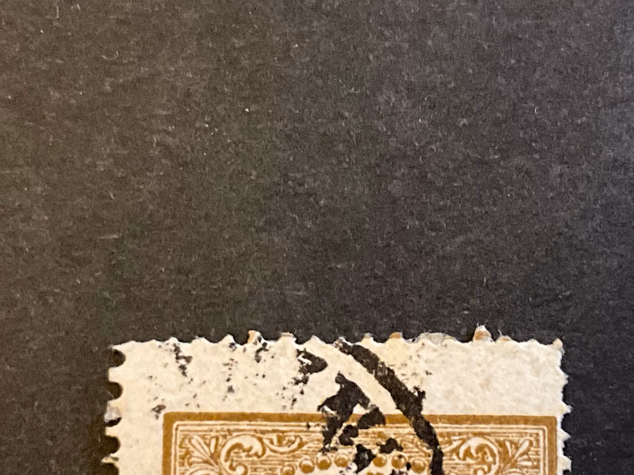 Lokalmärke facit 13 stämplat med del av 2:a märke synligt i ovankant