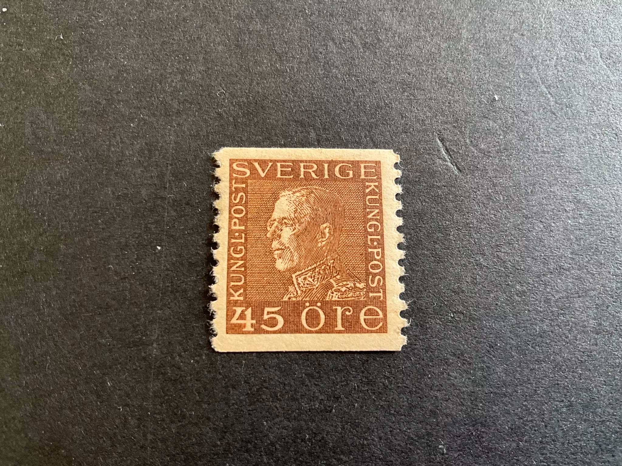 Gustaf V profil vänster facit 191 a mörkbrun postfriskt märke