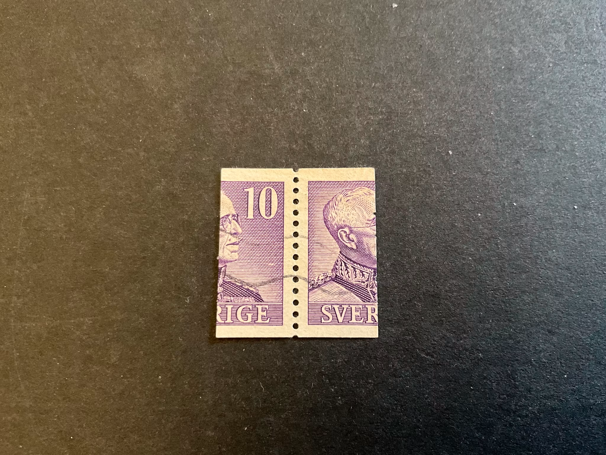 Gustaf V facit 273 felperforerat par