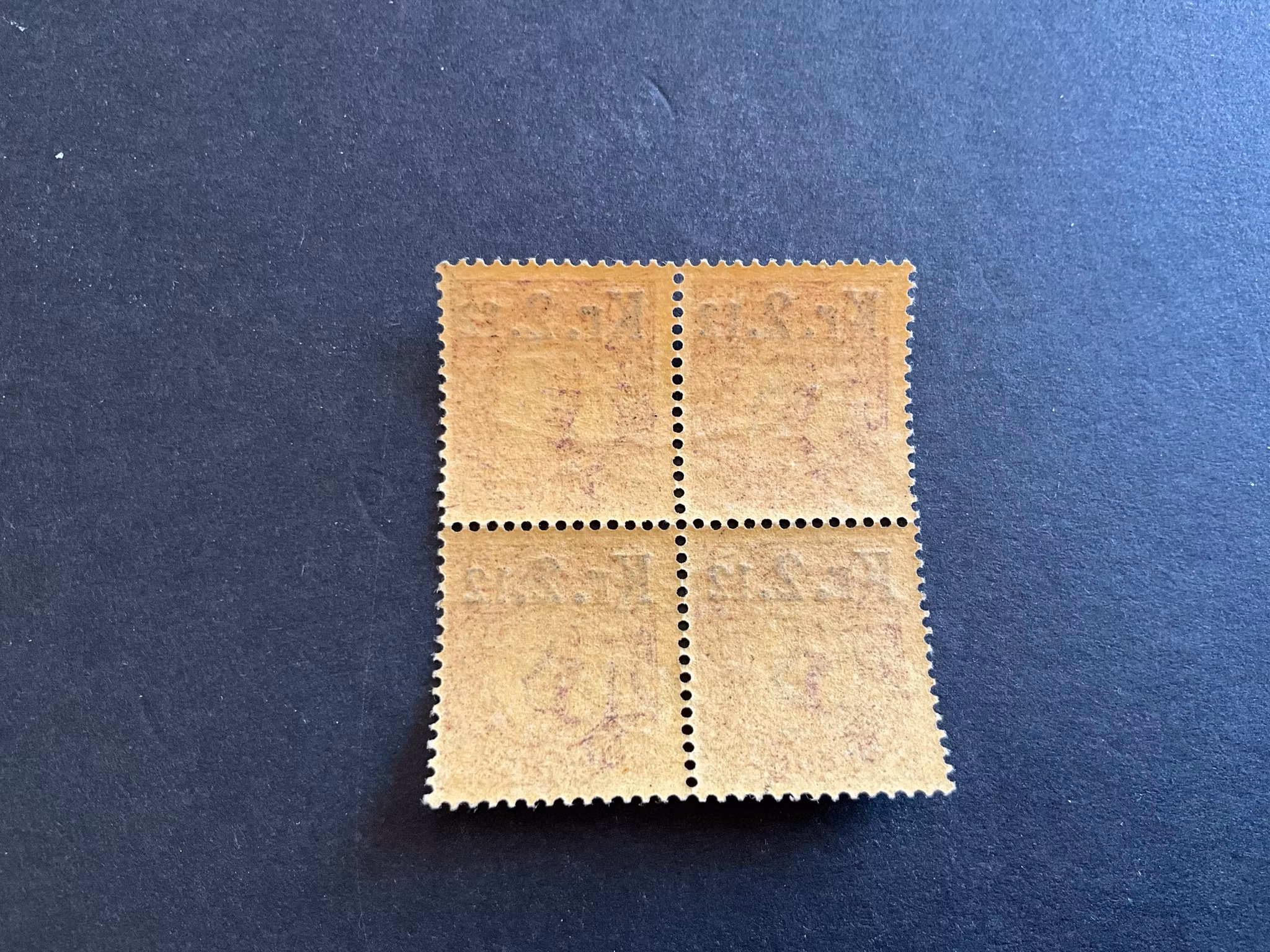 Gustaf V i medaljong facit 98 postfriskt 4-block