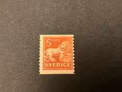 Stående lejon facit 141 postfriskt märke