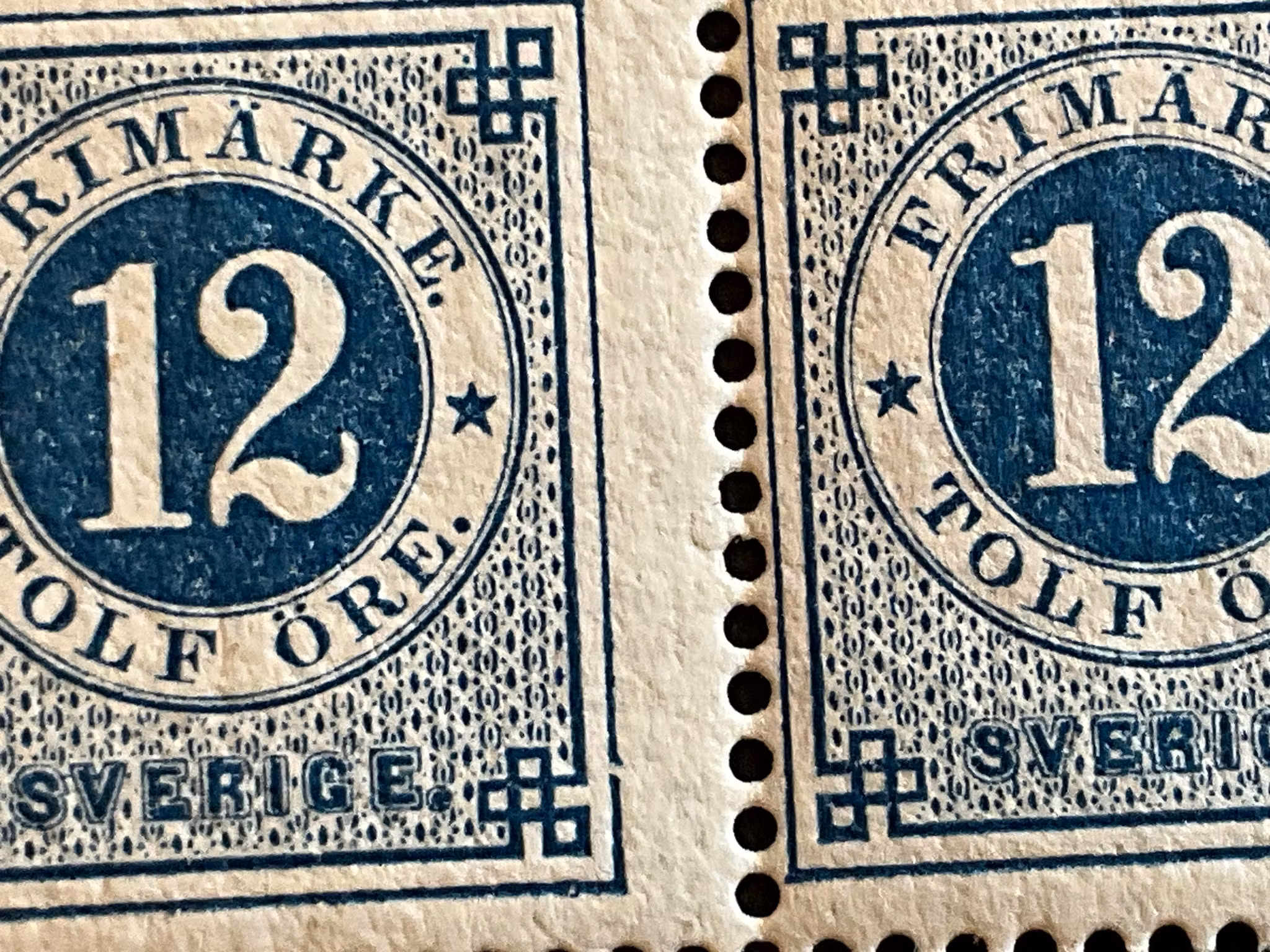 Ringtyp T 13 facit 32 postfriskt 4-block med brott i ramen på nedre vänster märke