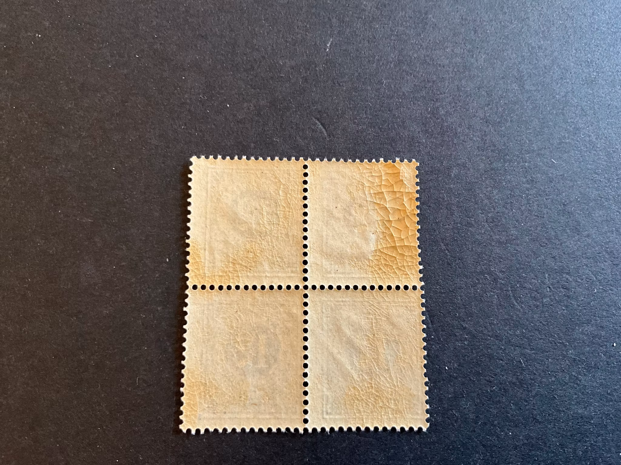 Ringtyp T 13 facit 32 postfriskt 4-block med brott i ramen på nedre vänster märke