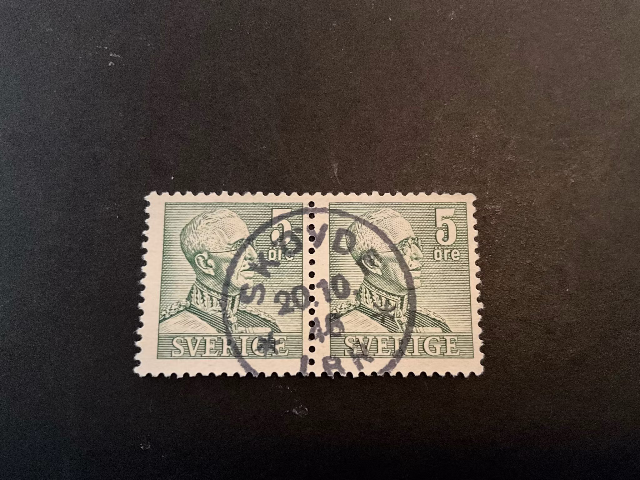 Gustaf V facit 271 i 4+4-sidigt par praktstämplat SKÖVDE *LBR*