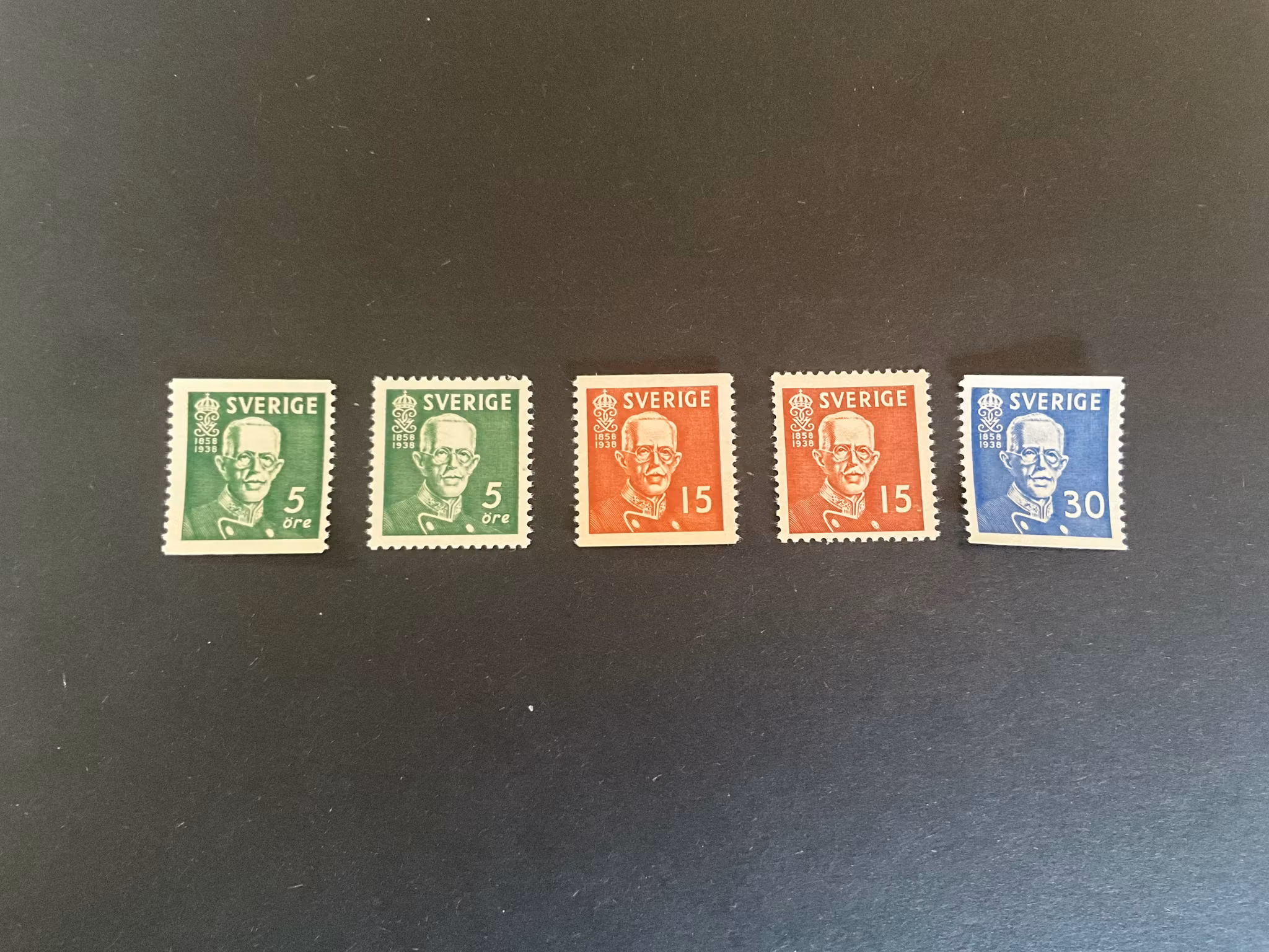 Gustaf V 80 år facit 266 A,C 267 A,C och 268 postfriska märken