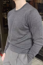 Rundhalsad Merinoulltröja - Grå