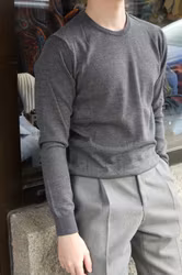 Rundhalsad Merinoulltröja - Grå