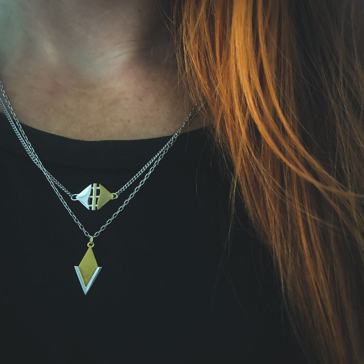 PIL. Halsband litet, mixad