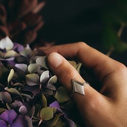 PIL. Ring, vit rhodium