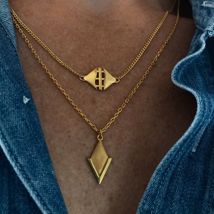 TEMPEL. Halsband, guld