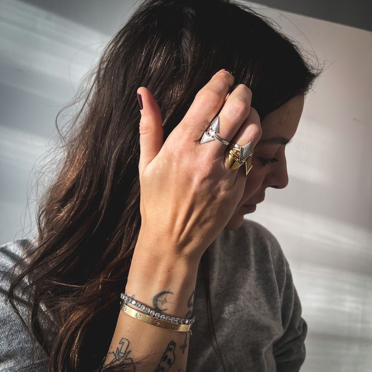 PIL. Ring, vit rhodium
