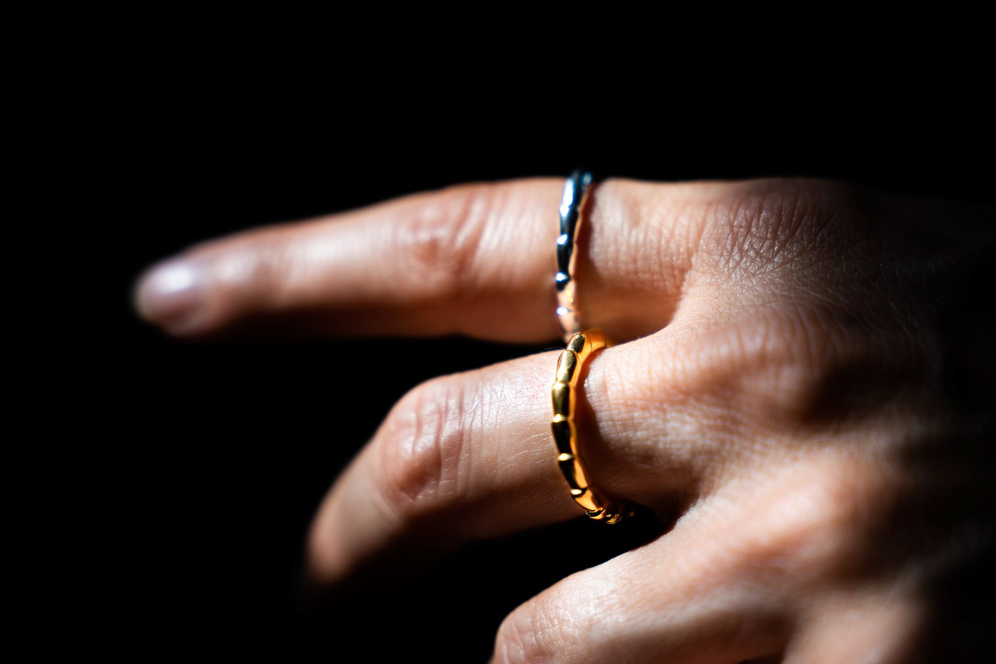 YIN & YANG. Ring, guld