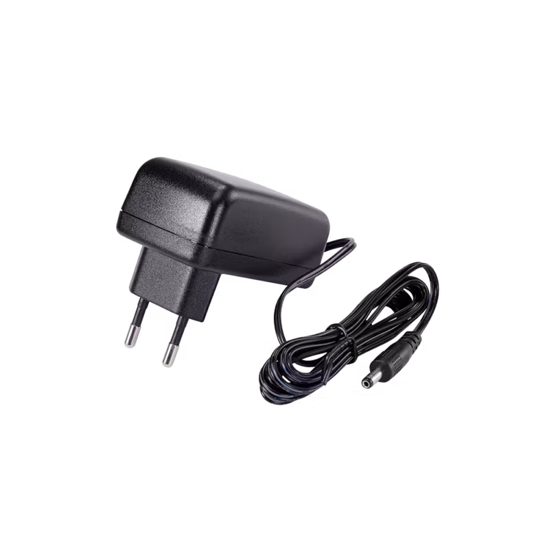 Strömadapter 230V för laddning av Hunters viltkameror.