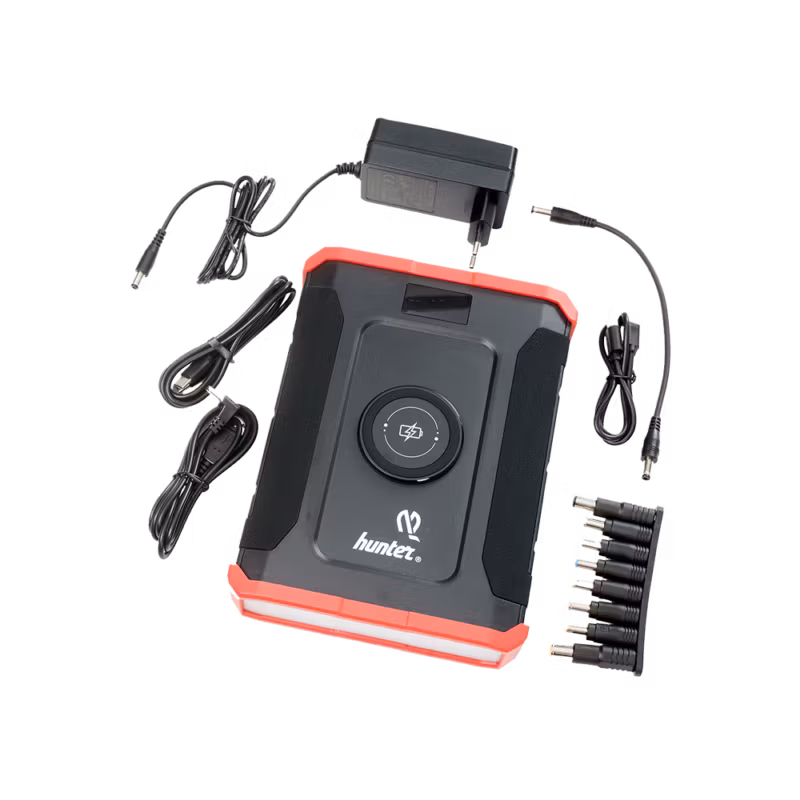 Hunter Powerstation PS-25 är en kraftfull portabel energistation med 60 000 mAh kapacitet, utvecklad för att driva och ladda allt från mobiltelefoner och jaktradio till hundpejlar, bärbara datorer och annan elektronik. Med flera olika anslutningar och hög