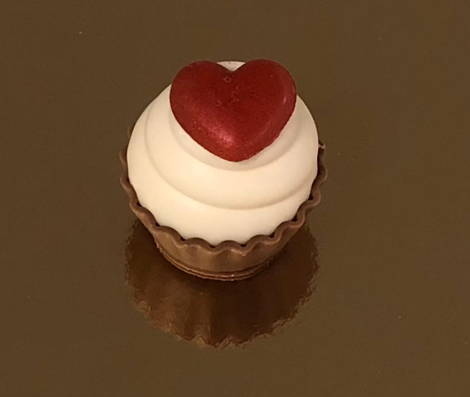 Cupcake Hjärta med saltkola GÅR ENDAST ATT LÄGGA I VIT KARTONG!