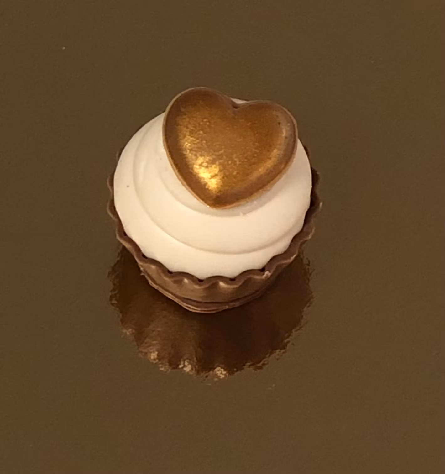 Cupcake Hjärta med saltkola GÅR ENDAST ATT LÄGGA I VIT KARTONG!